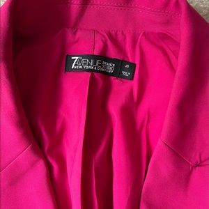 Size 20 7th avenue jacket and size 16 pants used